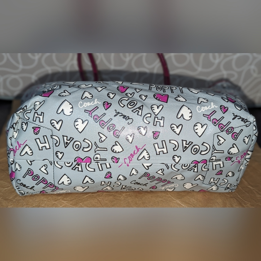 Coach Poppy Graffiti Heart Coated Canvas Tote EUC - Picture 5 of 15